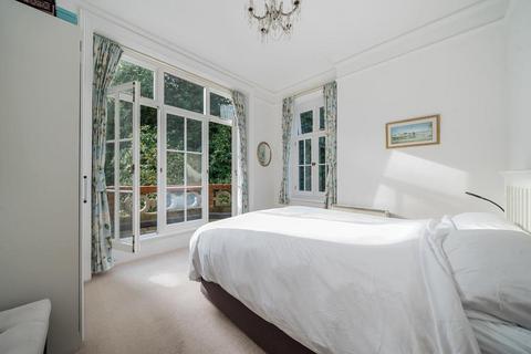 2 bedroom flat for sale, Windlesham,  Surrey,  GU20