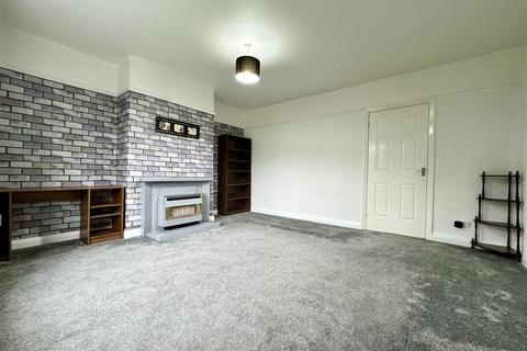 3 bedroom terraced house to rent, Oakenbank Crescent, Huddersfield