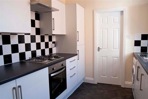 3 bedroom flat to rent, Tosson Terrace, Newcastle Upon Tyne NE6