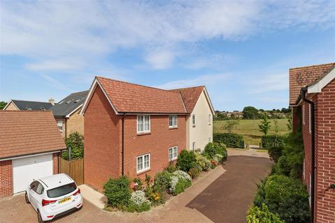 4 bedroom detached house for sale, Stephenson Close, Hailsham