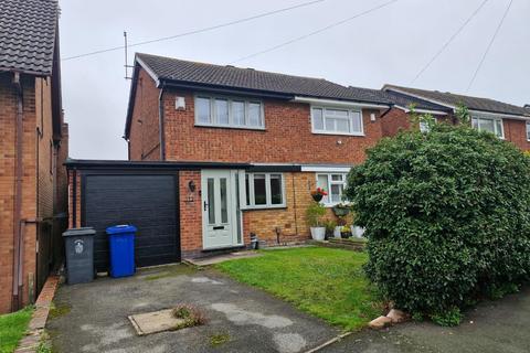 2 bedroom house to rent, Masefield Close, Lichfield