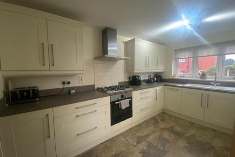 2 bedroom house to rent, Masefield Close, Lichfield