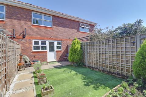 2 bedroom terraced house to rent, Hulton Close, Southampton