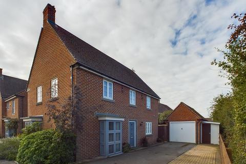 21 Cleeve Road, Basingstoke, RG24 9RZ