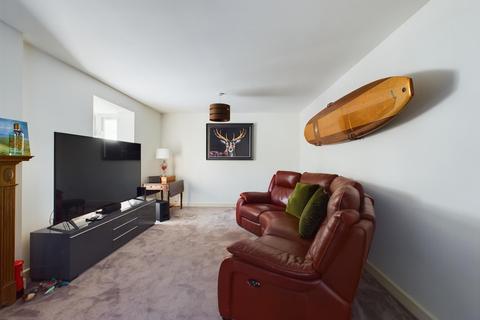 21 Cleeve Road, Basingstoke, RG24 9RZ
