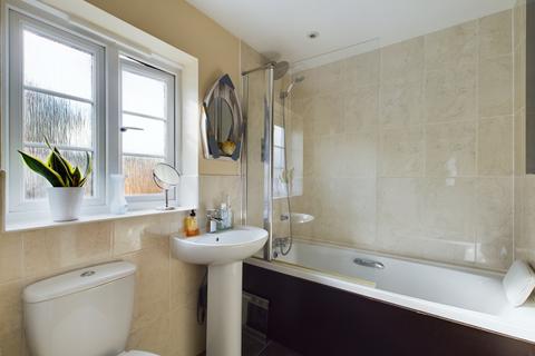 21 Cleeve Road, Basingstoke, RG24 9RZ