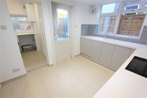 2 bedroom flat to rent, Imperial Road, London N22