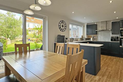 4 bedroom detached house for sale, Currington Meadow, Barnstaple EX31