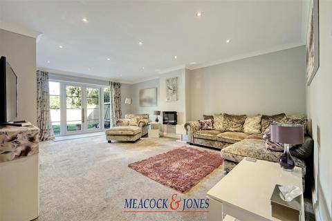 5 bedroom detached house for sale, Harpers Lane, Doddinghurst, Brentwood