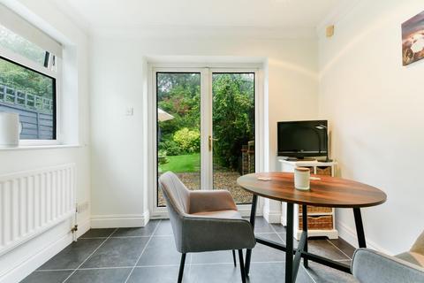 69 Ashurst Road, Tadworth, KT20 5EY
