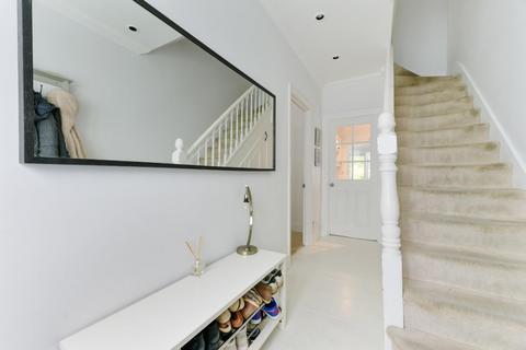69 Ashurst Road, Tadworth, KT20 5EY
