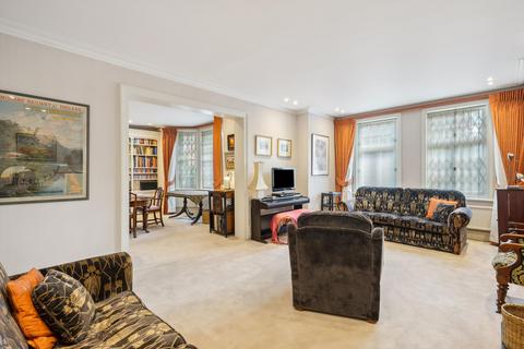 3 bedroom flat to rent, The Orchard, Chiswick, W4