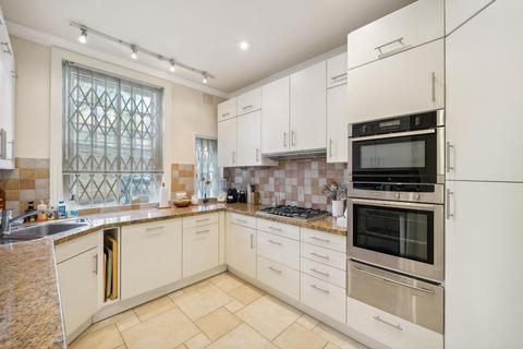 3 bedroom flat to rent, The Orchard, Chiswick, W4