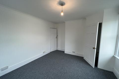 2 bedroom flat to rent, Ripon Road, Bournemouth BH9