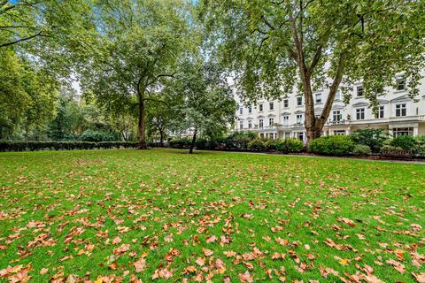 4 bedroom terraced house for sale, St. George's Square, London