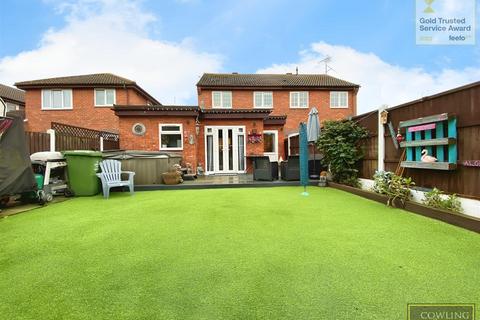 4 bedroom semi-detached house for sale, Tangmere Close, Wickford