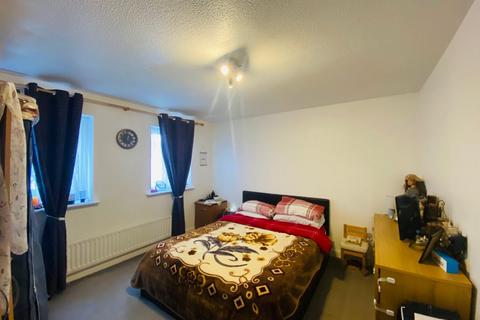 2 bedroom flat to rent, Hide Road, Harrow HA1