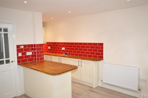 2 bedroom flat to rent, Surrey Street, Cromer