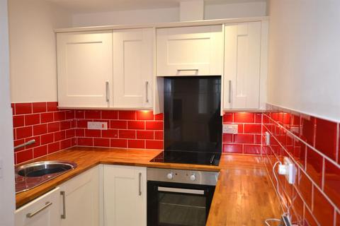 2 bedroom flat to rent, Surrey Street, Cromer