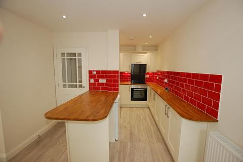 2 bedroom flat to rent, Surrey Street, Cromer