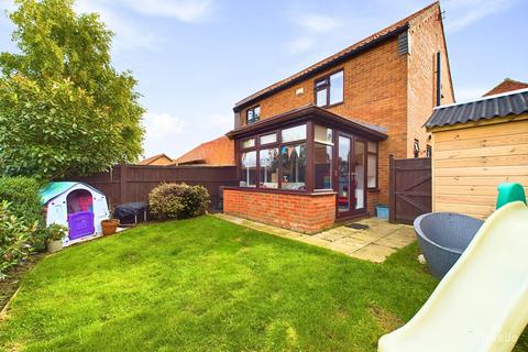 2 bedroom semi-detached house for sale, Bramley Close, North Lincolnshire DN18