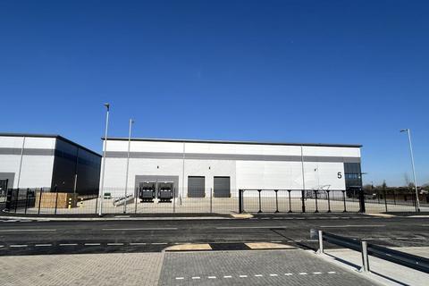 Industrial unit to rent, Cabot Bicester, Axis J9 Bicester, Middleton Stoney Road, Bicester, OX26 1RT