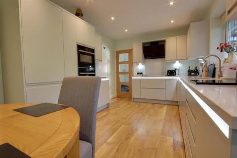 50 Manor Road, Swanland, North Ferriby, HU14 3PB
