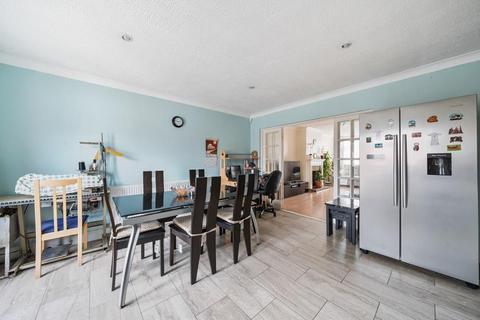 81 Holyrood Avenue, Harrow, HA2 8UD