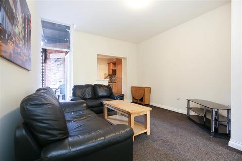 3 bedroom apartment to rent, Lonsdale Terrace, Newcastle Upon Tyne NE2