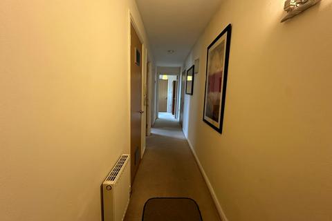 2 bedroom flat to rent, Centreway Apartments, IG1