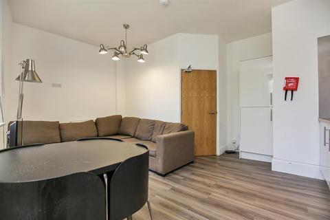 3 bedroom apartment to rent, Osborne Avenue, Newcastle Upon Tyne NE2