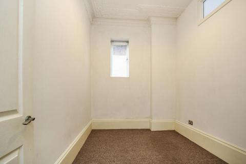 2 bedroom apartment to rent, Meridian Road, Bristol BS6