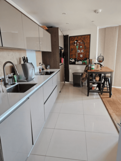 2 bedroom apartment to rent, Peartree Way, London, SE10