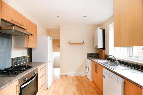 3 bedroom flat to rent, Lavender Gardens, Newcastle Upon Tyne NE2