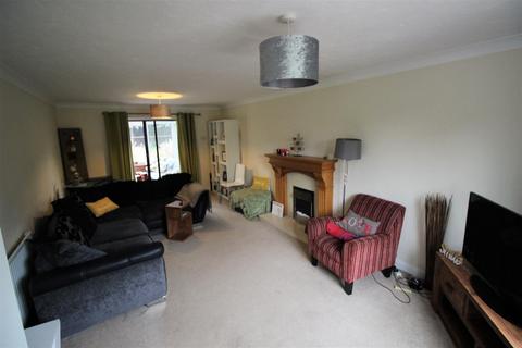 4 bedroom detached house for sale, Winchcombe Way, Derby DE21