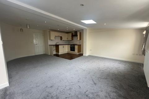 2 bedroom flat to rent, High Street  Fareham  UNFURNISHED