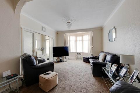 3 bedroom house for sale, Glenwood Gardens, Ilford, Essex