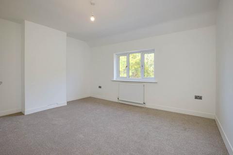 261 Peppard Road, Emmer Green, Reading, RG4 8UB