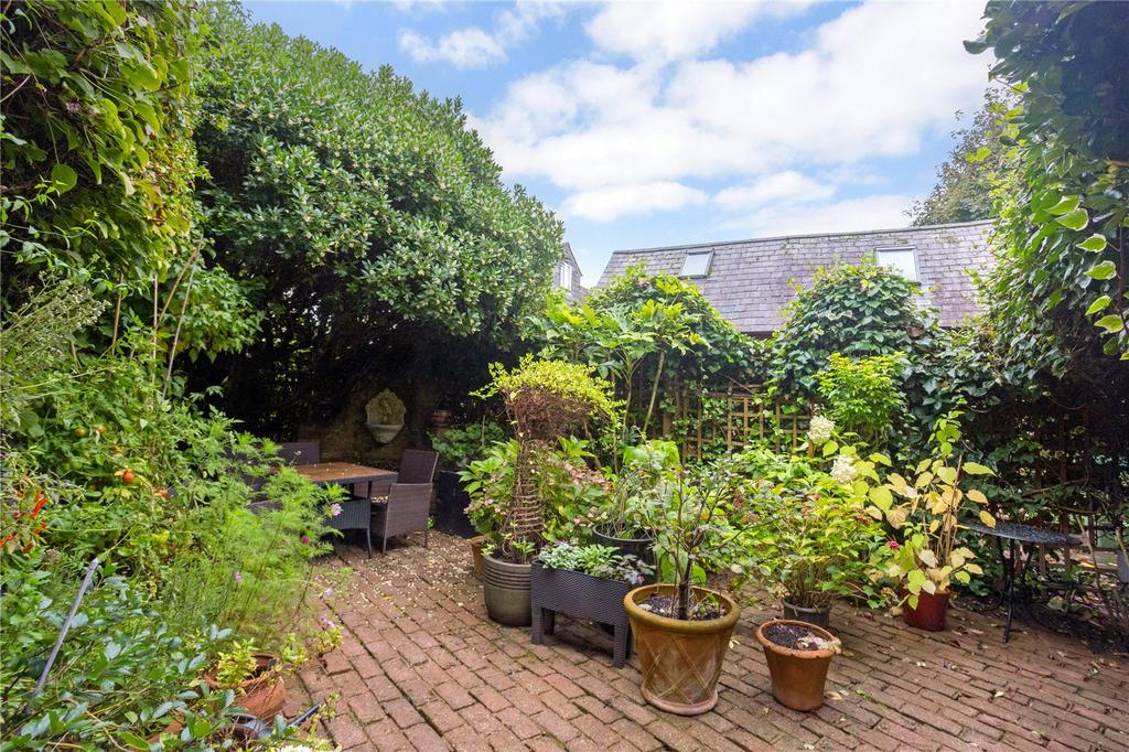 Courtyard Garden