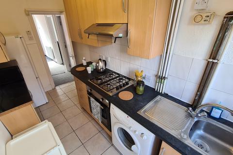 5 bedroom house to rent, Wallace Avenue, Manchester M14