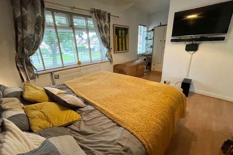 85 Broom Hall Crescent, Birmingham, B27 7JS