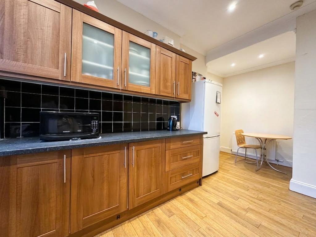 Apartment in Glasgow - View 5