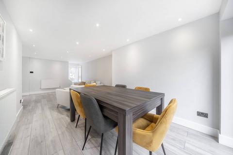 26 Fairmead, Bromley, BR1 2JU