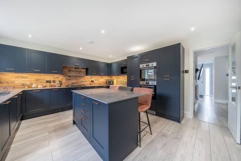 26 Fairmead, Bromley, BR1 2JU