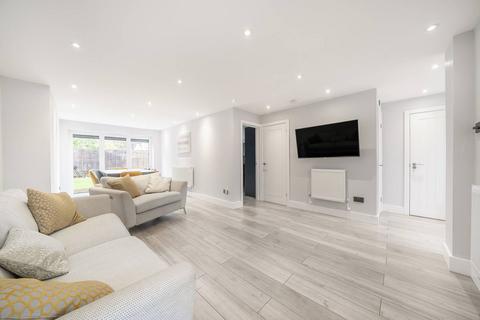 26 Fairmead, Bromley, BR1 2JU