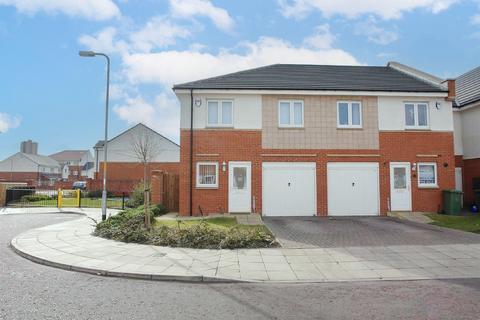 3 bedroom semi-detached house to rent, Bittern Close, Gateshead NE11