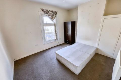 3 bedroom terraced house for sale, Coltman Street, North Ormesby, Middlesbrough, North Yorkshire, TS3 6JA