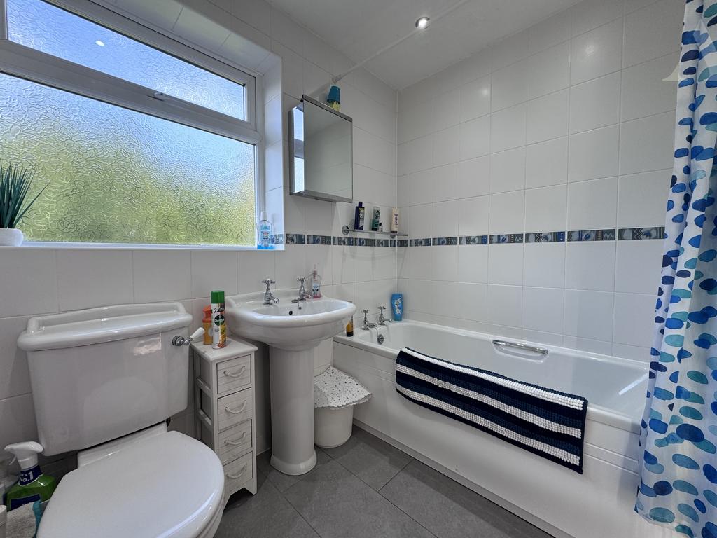 57 swanswell Road bathroom