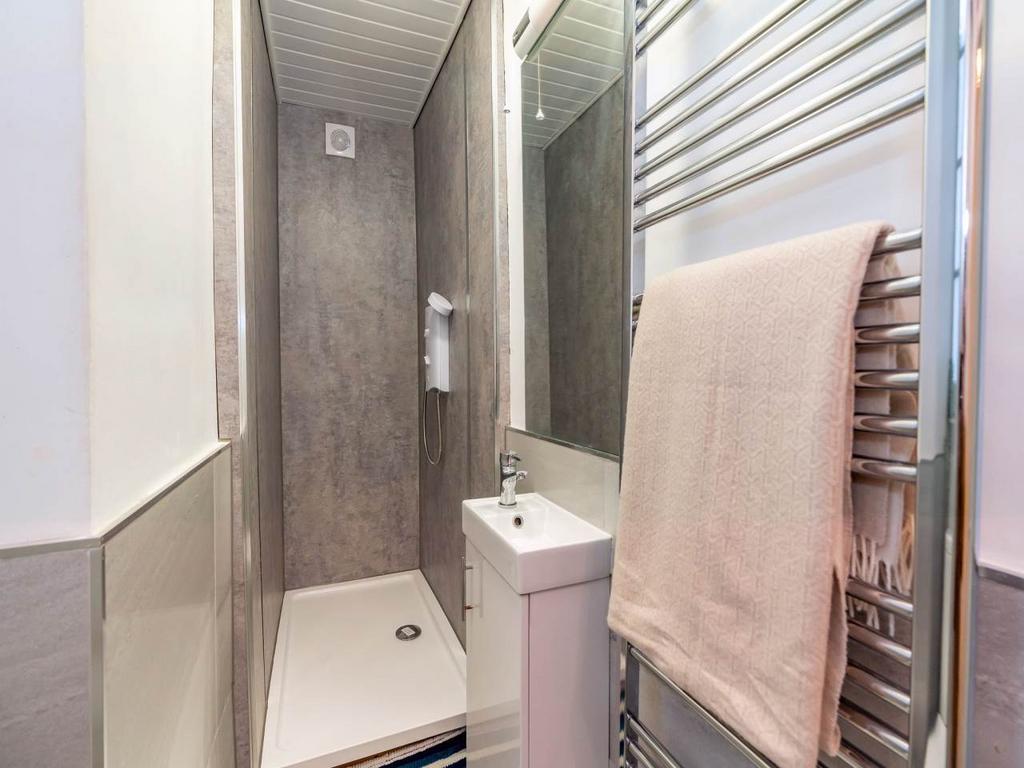 Bathroom1