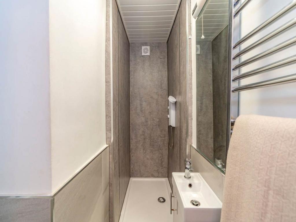 Bathroom2